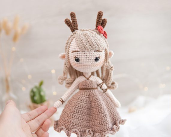christmas-elf-amigurumi-pattern