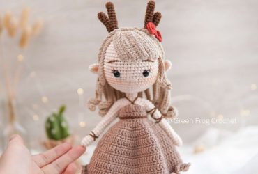 Reindeer-Elf-Amigurumi-Pattern